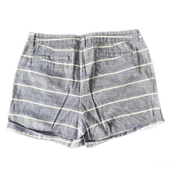 GAP Linen Blend shorts with front and back pockets  drawstring closure 4" - Picture 2 of 8